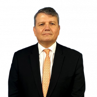 Econ. Óscar StarkPresidente de la Compañía Paraguaya de Comunicaciones y Hola Paraguay S.A. 